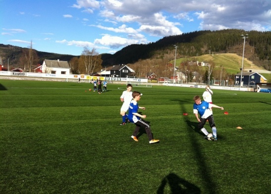 Barnefotballkveld_090512_001_001.jpg
